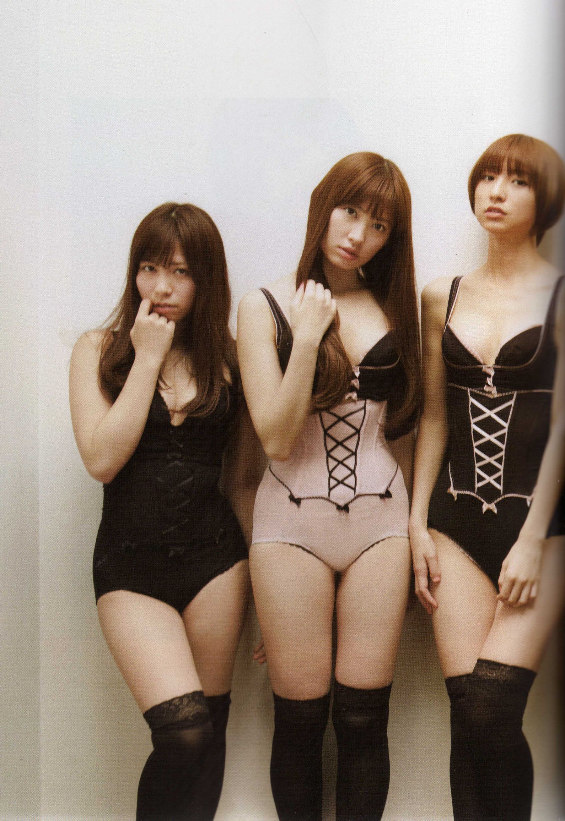 Japan AKB48 girl group "2013 Fashion Book Underwear Show" .
